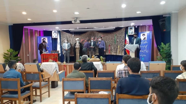 هویت جوانان ما باید با الگو قراردادن شهدا شکل بگیرد
 2