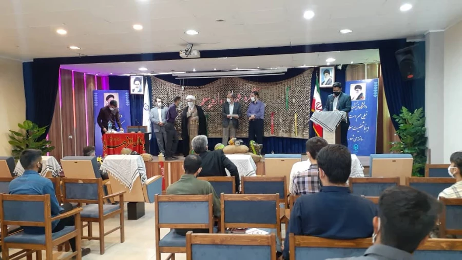 هویت جوانان ما باید با الگو قراردادن شهدا شکل بگیرد
 2