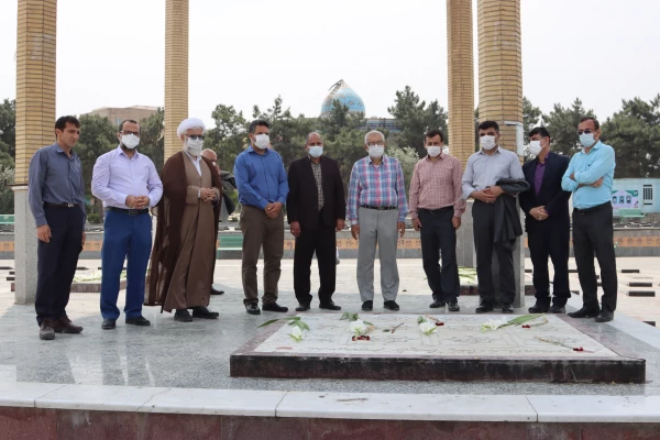 به مناسبت فرا رسیدن سوم خرداد ماه سالروز فتح خرمشهر مراسم غبار روبی گلزار شهدای گمنام برگزار شد
 3