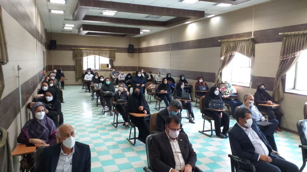 مراسم تجلیل از نمایندگان مهارت آموزان در واحد دانشگاهی شهید بهشتی گنبدکاووس 7