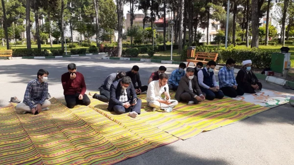 مراسم نماز جماعت ظهر و زیارت عاشورا و غبار روبی و عطر افشانی مزار مطهر شهدای گمنام شهرستان گنبد کاووس 4