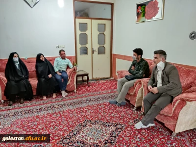 به مناسبت هفته دفاع مقدس و در راستای تجلیل از مقام شهدا صورت گرفت.

تجلیل از خانواده شهید سید حسین وزیری ثانی با حضور در منزل خواهر شهید بزرگوار 