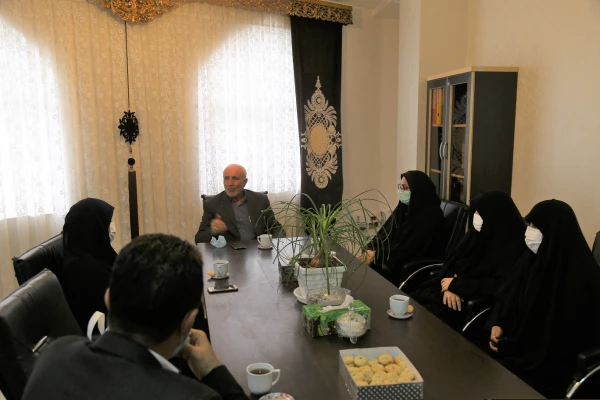 دیدار مسئولین پردیس امام خمینی (ره) گرگان با فرمانده دوران جنگ تحمیلی حاج تقی ایزد 2