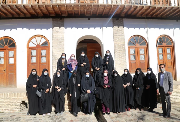 بازدید جمعی از دانشجو معلمان دانشگاه فرهنگیان پردیس امام خمینی (ره) از بناها و اماکن تاریخی شهر گرگان . 2