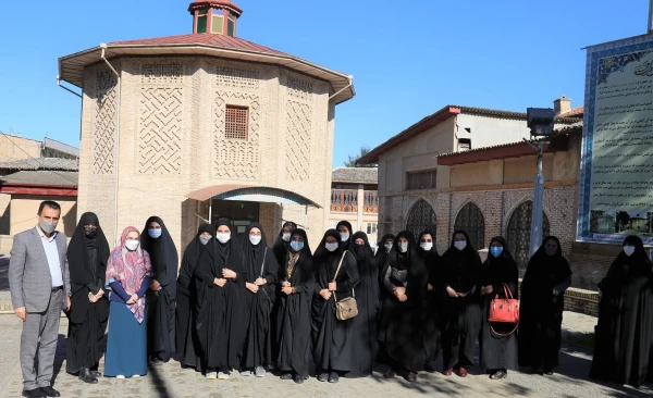 بازدید جمعی از دانشجو معلمان دانشگاه فرهنگیان پردیس امام خمینی (ره) از بناها و اماکن تاریخی شهر گرگان . 2