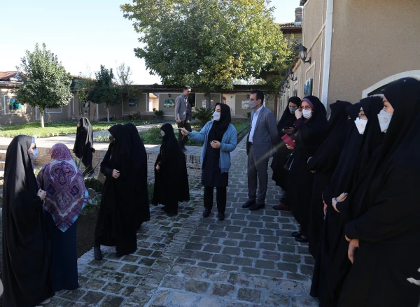 بازدید جمعی از دانشجو معلمان دانشگاه فرهنگیان پردیس امام خمینی (ره) از بناها و اماکن تاریخی شهر گرگان . 2