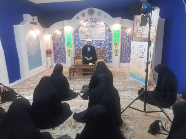 برگزاری نشست تحکیم بنیان خانواده با موضوع سبک زندگی قرآنی 6