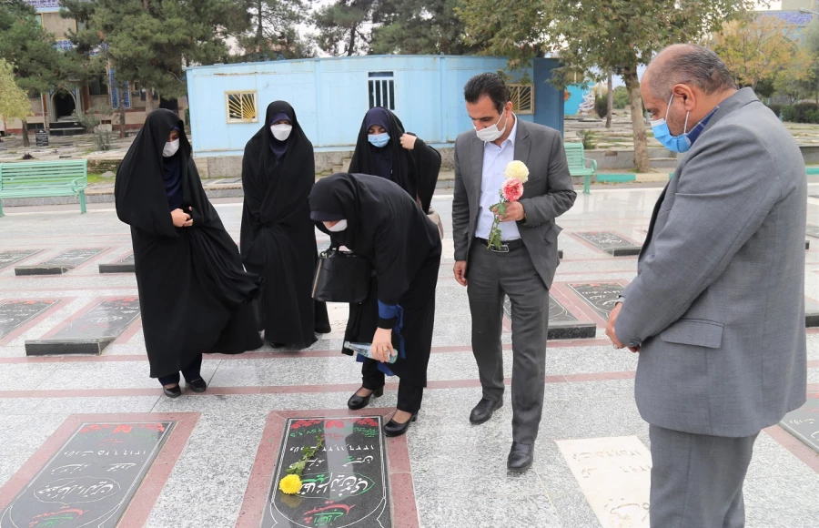 آئین غبار روبی ، عطر افشانی و زیارت مزار شهدا به مناسبت گرامیداشت هفته بسیج  3