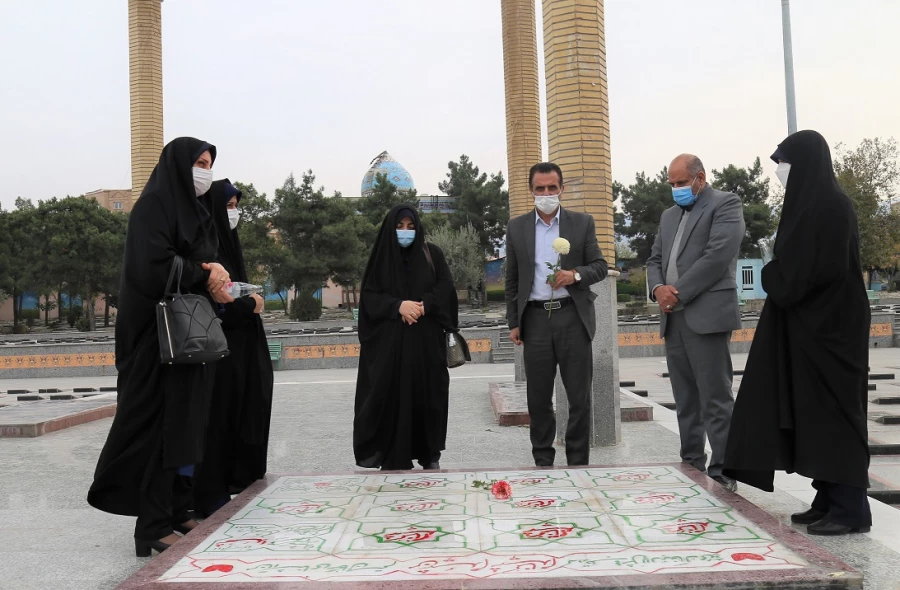 آئین غبار روبی ، عطر افشانی و زیارت مزار شهدا به مناسبت گرامیداشت هفته بسیج  5