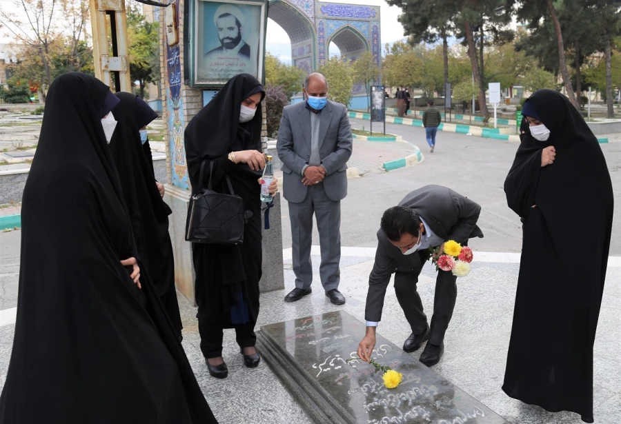 آئین غبار روبی ، عطر افشانی و زیارت مزار شهدا به مناسبت گرامیداشت هفته بسیج  6