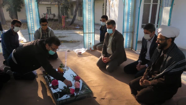 مراسم غبار روبی و عطر افشانی مزار شهید گمنام تدفین شده در حوزه علمیه منتظریه گنبد کاووس 4