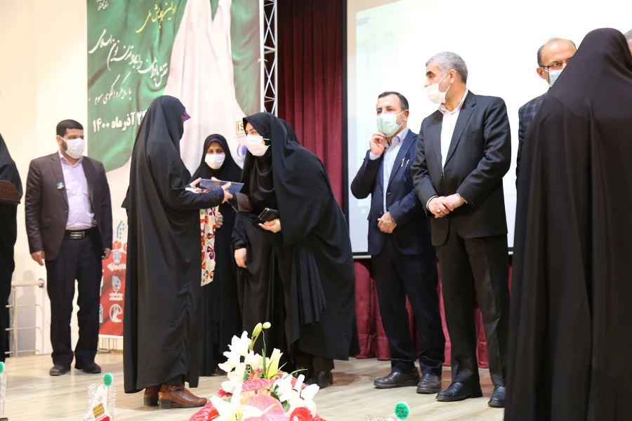 انقلاب اسلامی احیاگر اسلام ناب محمدی در حوزه زنان است 15