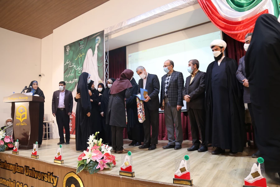 انقلاب اسلامی احیاگر اسلام ناب محمدی در حوزه زنان است 11