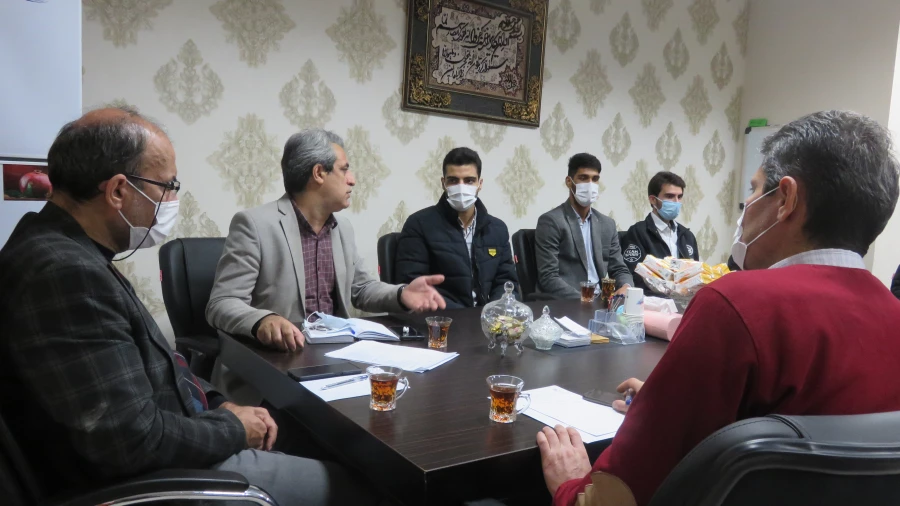 با حضور سرپرست مدیریت استان دکترنوید ثنایی و مسئول فرهنگی استان محمدصادقی و دبیران کانونهای و انجمن های علمی واحد دانشگاهی شهید بهشتی گنبد کاووس برگزار شد 6