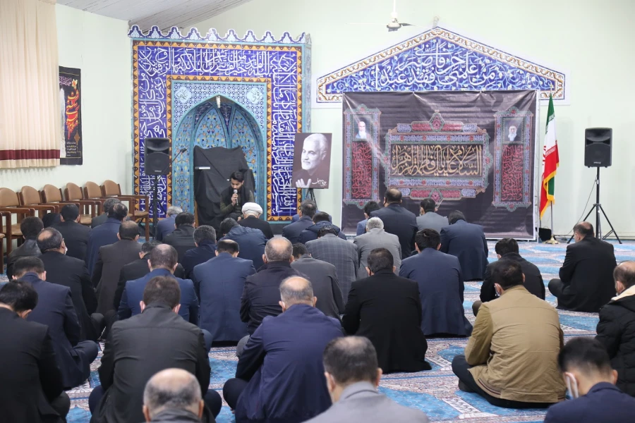 مراسم سوگواری و عزاداری شهادت بزرگ بانوی جهان اسلام حضرت فاطمه زهرا (س) و ادای احترام به سردار دلها حاج قاسم سلیمانی . 2