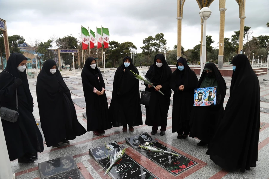 تکریم از مادران و همسران شهدا به مناسبت وفات حضرت ام البنین سلام الله علیها 6