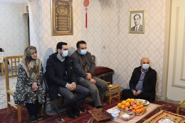 دیدار مسئولین مدیریت استان و پردیس آیت الله خامنه ای دانشگاه فرهنگیان با خانواده شهید والامقام احمد سبطی 2