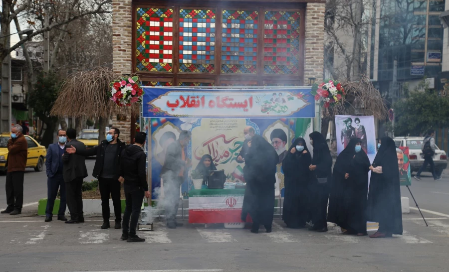 برپایی ایستگاه انقلاب به مناسبت گرامیداشت دهه فجر . 7