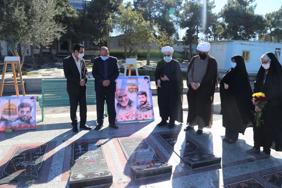 غبار روبی از مزار شهدای امامزاده عبدالله گرگان به مناسبت چهل و سومین سالگرد انقلاب اسلامی ایران . 3