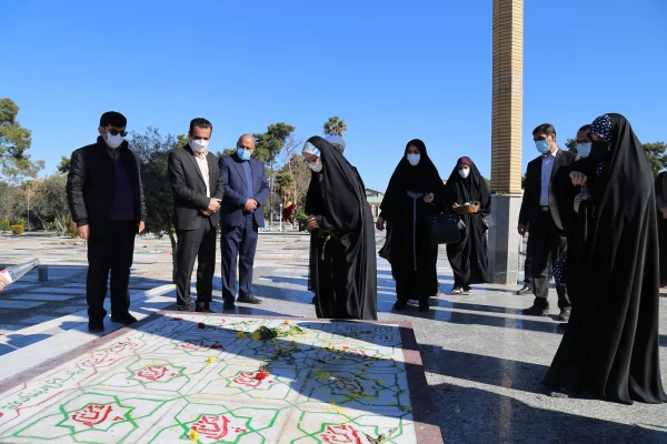 غبار روبی از مزار شهدای امامزاده عبدالله گرگان به مناسبت چهل و سومین سالگرد انقلاب اسلامی ایران . 11