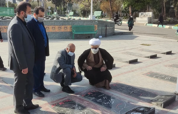 ادای احترام سرپرست دانشگاه فرهنگیان گلستان به شهدا در اولین روز کاری 3