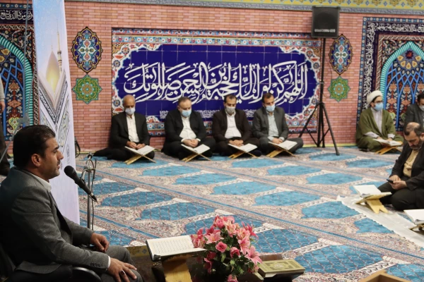 محفل معنوی انس با قرآن کریم در پردیس آیت الله خامنه ای برگزار شد. 7