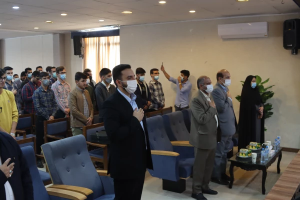 جایگاه معلم، جایگاه مهمی در کشور است، که باید بیشتر مورد توجه قرار گیرد. 3