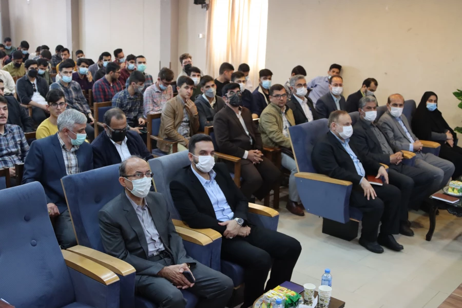 جایگاه معلم، جایگاه مهمی در کشور است، که باید بیشتر مورد توجه قرار گیرد. 5