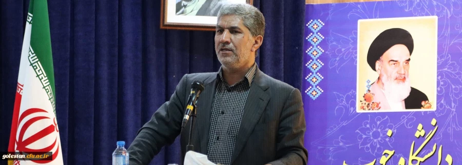 جایگاه معلم، جایگاه مهمی در کشور است، که باید بیشتر مورد توجه قرار گیرد. 15