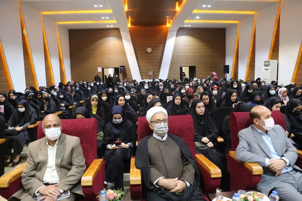 معلم امانت داری است که انسان امانت او است. 4