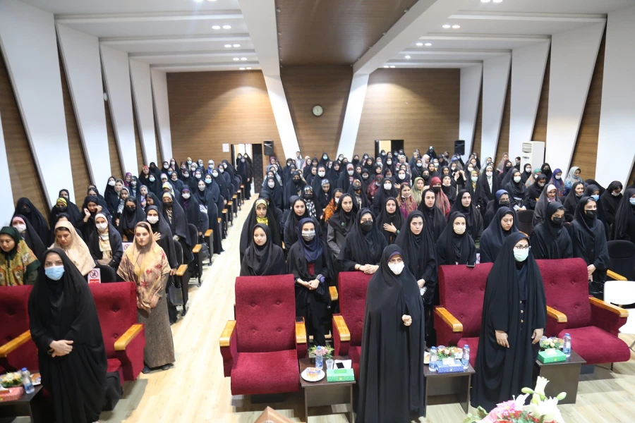 معلم امانت داری است که انسان امانت او است. 5