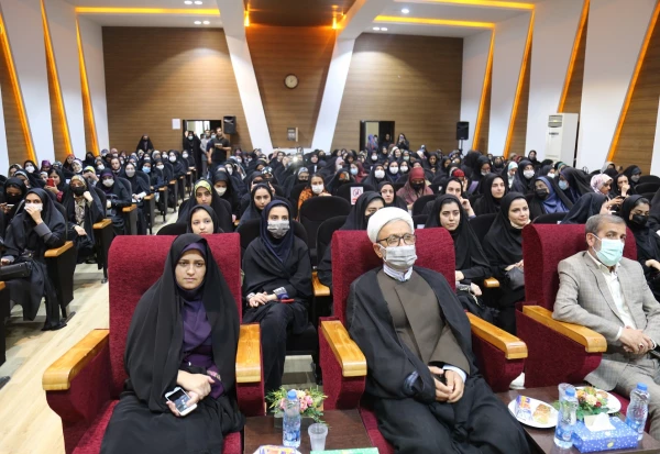 معلم امانت داری است که انسان امانت او است. 13