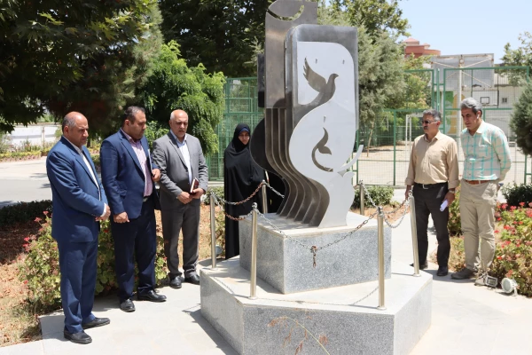 بیعت با شهدا با حضور ریاست دانشگاه فرهنگیان گلستان، مشاور معاون فرهنگی و اجتماعی دانشگاه فرهنگیان به همراه مسولین و مدیران ششمین جشنواره رویش 4