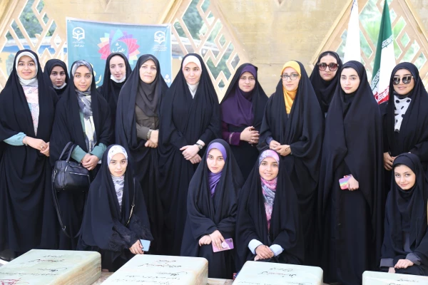 حضور مسئولین دانشگاه فرهنگیان پردیس امام خمینی (ره) گرگان به همرا دانشجو معلمان جشنواره رویش درتپه نورالشهدا و زیارت  شهدای گمنام 2