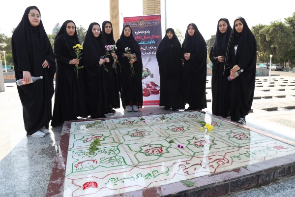 غبار روبی و عطر افشانی مزار مطهر شهدای  گمنام امامزاده عبدالله گرگان . 5