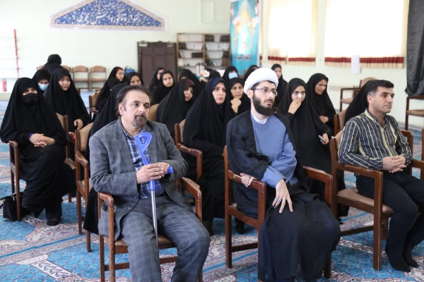 آئین تجلیل از ایثارگران و آزادگان سرافراز جنگ تحمیلی . 4