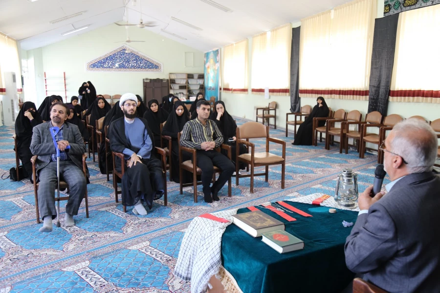 آئین تجلیل از ایثارگران و آزادگان سرافراز جنگ تحمیلی . 5