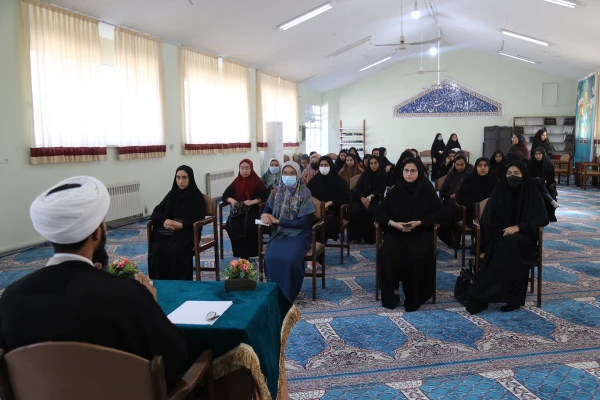 نشست تخصصی با موضوع بررسی الزامات قانونی و اجتماعی پوشش اسلامی . 3