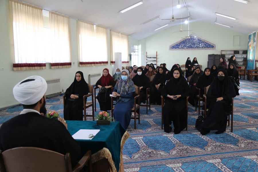 نشست تخصصی با موضوع بررسی الزامات قانونی و اجتماعی پوشش اسلامی . 3