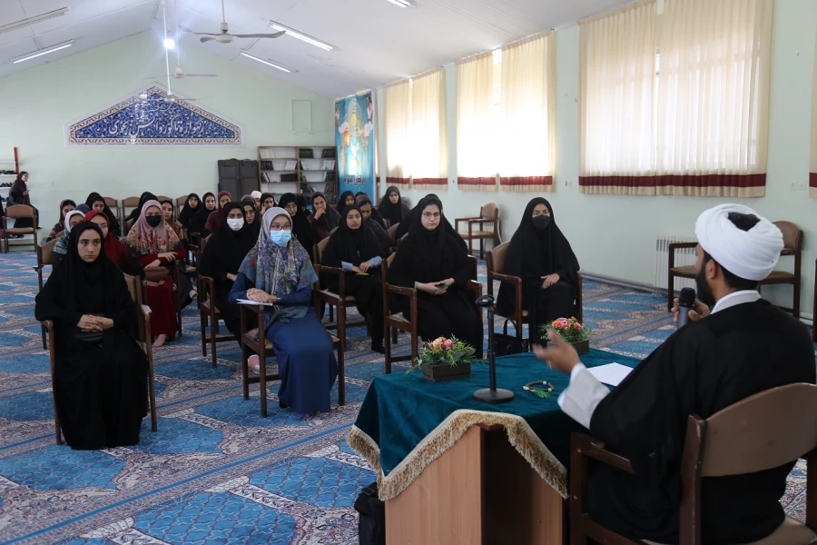 نشست تخصصی با موضوع بررسی الزامات قانونی و اجتماعی پوشش اسلامی . 5