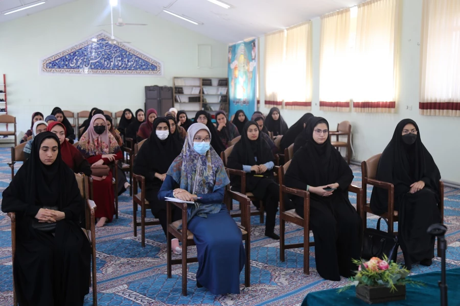 نشست تخصصی با موضوع بررسی الزامات قانونی و اجتماعی پوشش اسلامی . 7