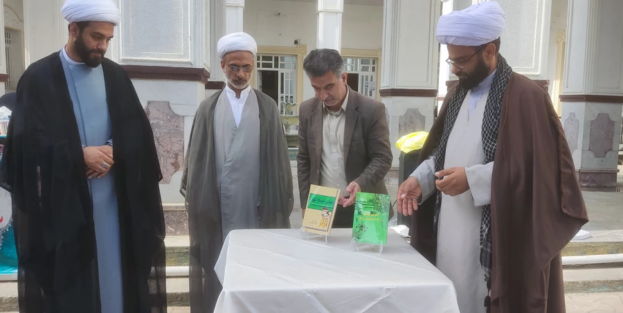 رونمایی از دو کتاب دانشجویی در واحد دانشگاهی شهید بهشتی گنبد 4