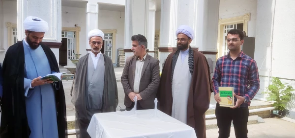 رونمایی از دو کتاب دانشجویی در واحد دانشگاهی شهید بهشتی گنبد 5
