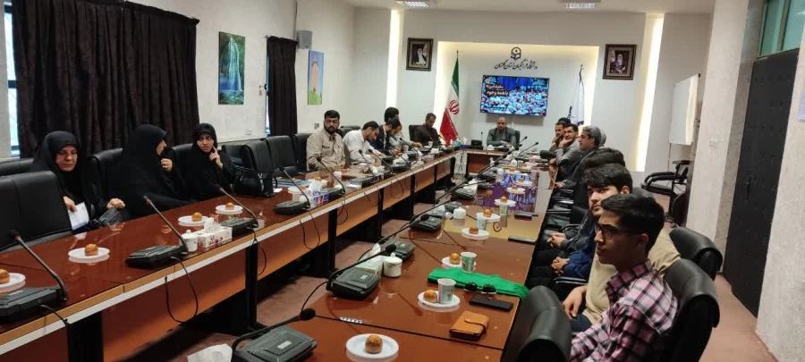 آیین تکریم و معارفه ی فرمانده بسیج دانشجویی پردیس آیت الله خامنه ای برادران برگزار شد.
 2