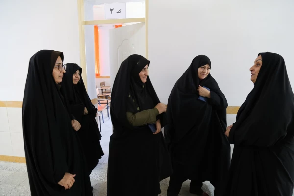  بازدید دکتر کلثوم غلامی سرپرست دانشگاه  فرهنگیان پردیس امام خمینی(ره) گرگان از ساختمان شماره ۲ در علی آباد  .
 2