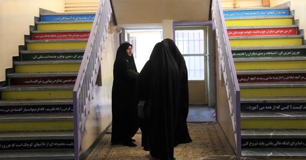  بازدید دکتر کلثوم غلامی سرپرست دانشگاه  فرهنگیان پردیس امام خمینی(ره) گرگان از ساختمان شماره ۲ در علی آباد  .
 2