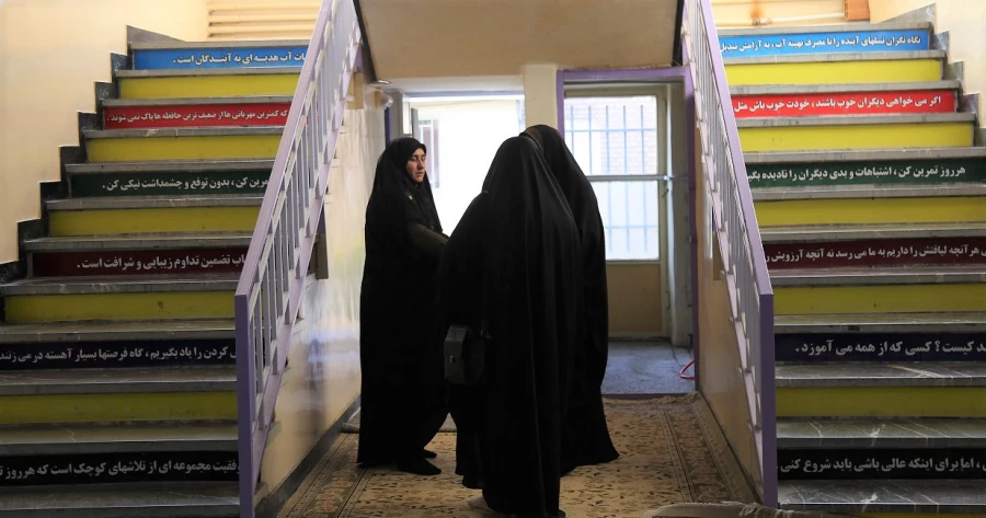  بازدید دکتر کلثوم غلامی سرپرست دانشگاه  فرهنگیان پردیس امام خمینی(ره) گرگان از ساختمان شماره ۲ در علی آباد  .
 2