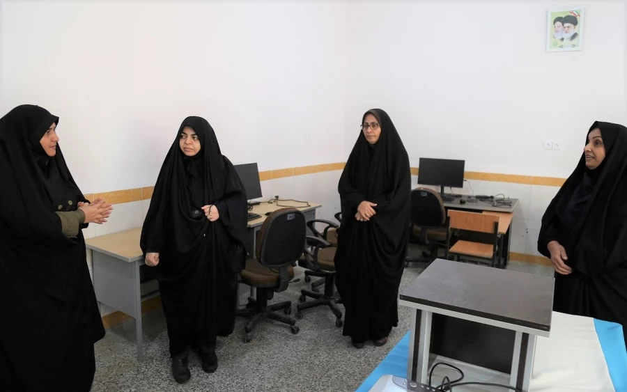  بازدید دکتر کلثوم غلامی سرپرست دانشگاه  فرهنگیان پردیس امام خمینی(ره) گرگان از ساختمان شماره ۲ در علی آباد  .
 2