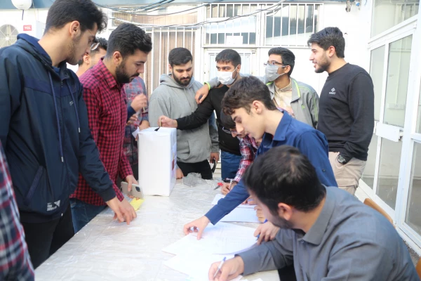 انتخابات انجمن های علمی پردیس آیت الله خامنه ای گرگان برگزار شد. 5