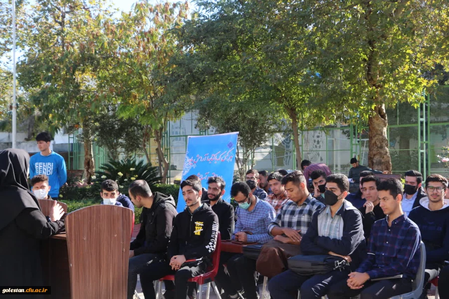 نمایشگاه کتاب و کارگاه نقش کتابداران در ایجاد انگیزه به مطالعه برگزار شد. 7